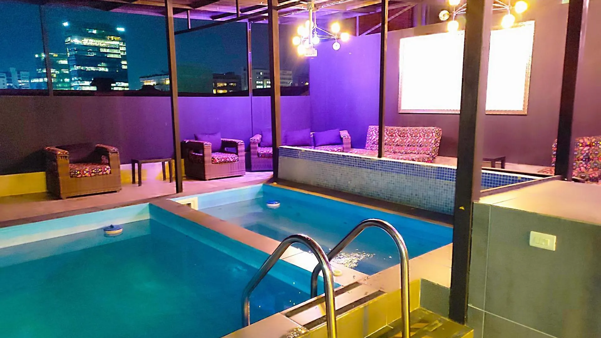 The Cosmopolitan Of Las Vegas 10 Bd W Jacuzzi And Pool Medellin