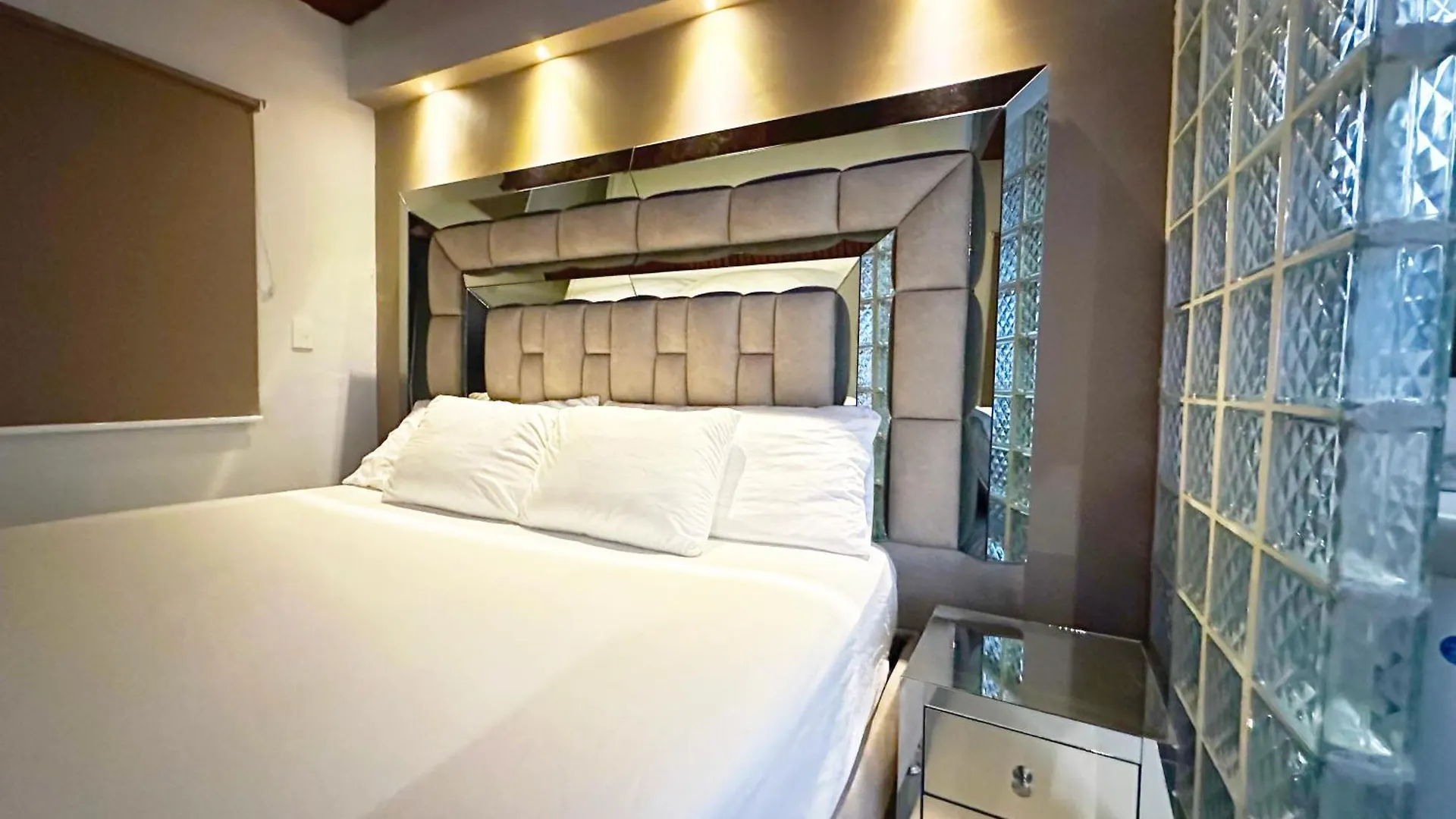 The Cosmopolitan Of Las Vegas 10 Bd W Jacuzzi And Pool Medellin 0*,  Colombia