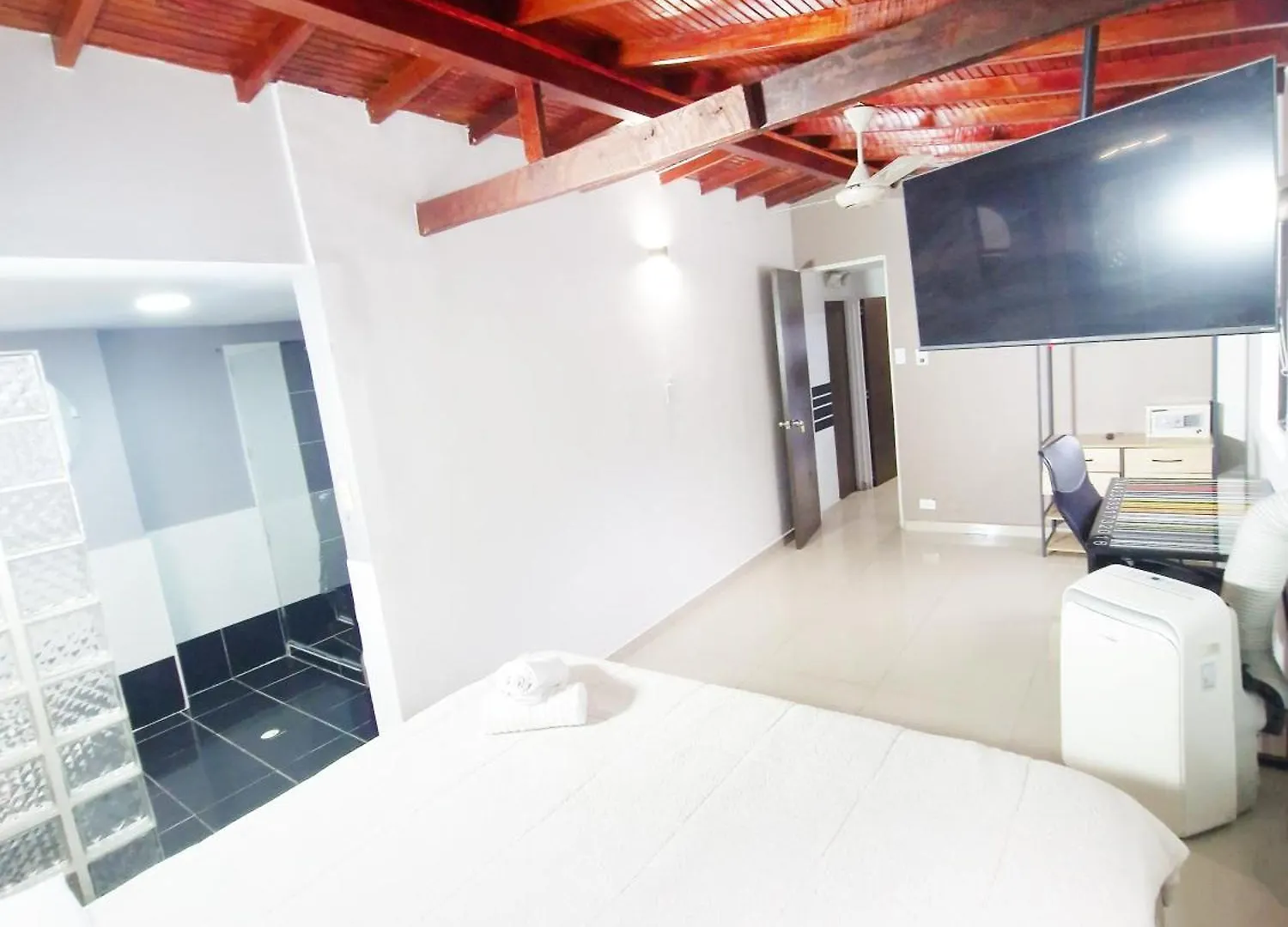 Apartment The Cosmopolitan Of Las Vegas 10 Bd W Jacuzzi And Pool Medellin Colombia
